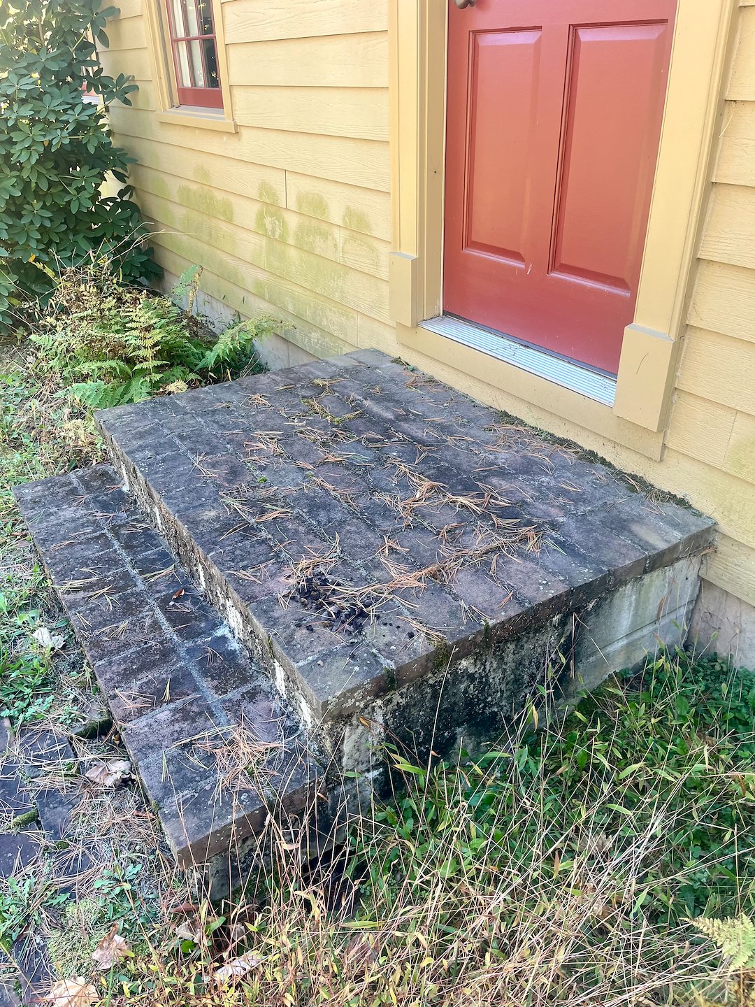 Brick Pad Surface Cleaning Thumbnail